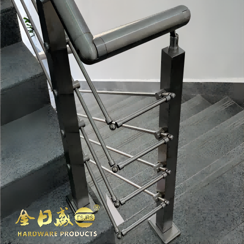 樓（lóu）梯方管拉（lā）絲立（lì）柱（zhù）