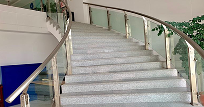 不鏽鋼立柱（zhù）的應用中的幾個要點